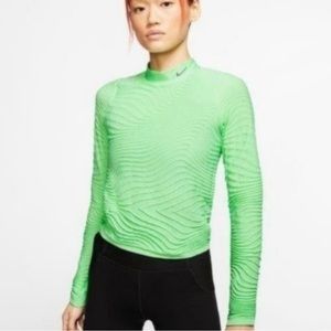 Nike City Ready Tech Pack Womens Running Top Green, size small